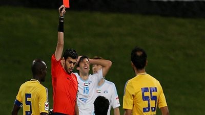 الإماراتي عمر آل علي حكما لمباراة بيراميدز وطلائع الجيش