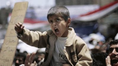 اليمن.. التحالف العربي يعيد أطفالاً جندهم الحوثيون للقتال