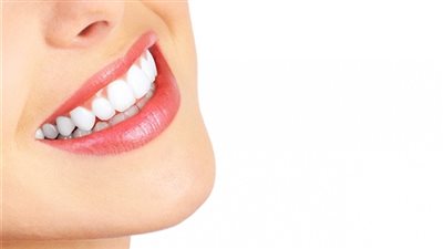 10 نصائح للحصول على أسنان بيضاء