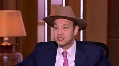 زاهي حواس يهدي عمرو أديب 