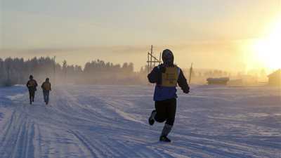 عداء إيطالى ينجح فى ركض 40 كم تحت سالب 52 درجة فى سيبيريا