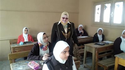 وكيل تعليم كفر الشيخ تتفقد لجان الشهادة الإعدادية 