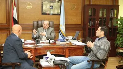 محافظ كفر الشيخ يبحث طلبات المواطنين مع أعضاء النواب