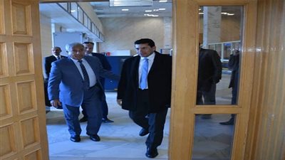 محافظ أسوان يستقبل وزير الشباب والرياضة بمطار أسوان الدولي