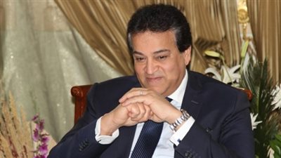 تقرير كامل أمام وزير التعليم العالي عن حدوث ظاهرة خسوف القمر 