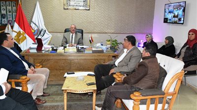 محافظ سوهاج يوجه بحصر المباني الجديدة وإلزام مالكيها بتنفيذ قانون البناء الموحد