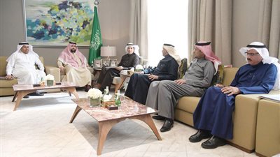 نائب أمير جازان يبحث تطوير الميناء مع الوزير العامودي