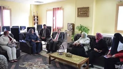 لبدء الدراسات العليا.. رئيس جامعة بني سويف يستقبل لجنة متابعة كلية التمريض