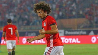 هل يخلع عمرو وردة ثوب 