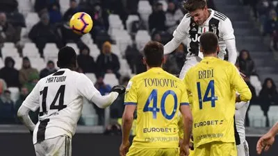 يوفنتوس يضرب كييفو فيرونا بثلاثية في الكالتشيو