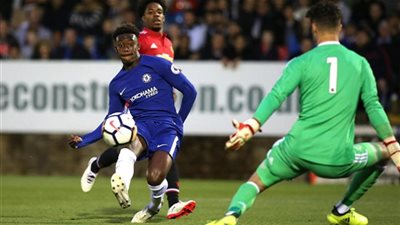 أسطورة بايرن ميونيخ يوجه رسالة لموهبة تشيلسي