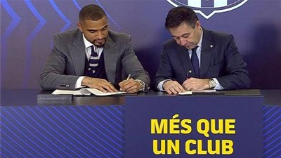 عاجل.. بواتينج يوقع عقود انضمامه إلى برشلونة