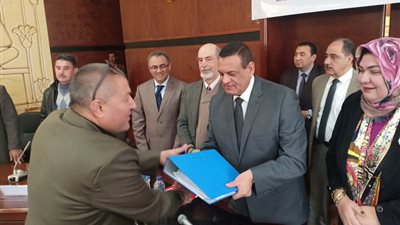 محافظ البحيرة يشهد توقيع عقود ١٤ جمعية لتنفيذ مشروعات تنموية بالمجتمع (صور)