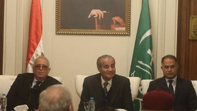 وزير التموين في ضيافة حزب الوفد  (صور)