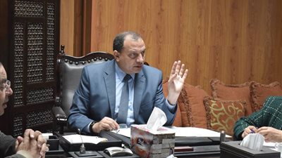 رئيس جامعة بني سويف: تعميم تجربة الشاشات الذكية في البرامج الجديدة (صور)