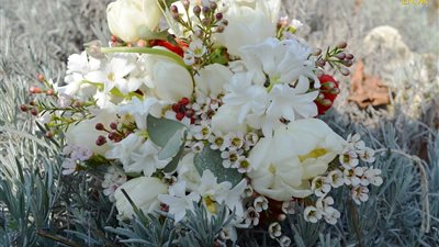 للعروس.. أفكار لمسكات زفاف شتوية مميزة