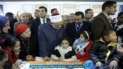 الإمام الأكبر يتفقد جناح الأزهر الشريف بمعرض القاهرة الدولي للكتاب
