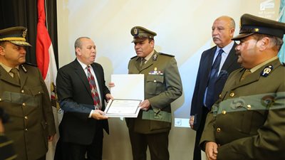 محافظ كفرالشيخ يكرم قيادات إدارة المرور (صور)