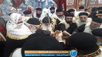 الأنبا شاروبيم يترأس القداس الإلهي بكنيسة القديسة دميانه بقنا (صور)