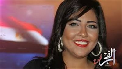 جولة مع الفنانين.. مي كساب تشارك في تحدي بدون مكياج