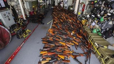 السلطات اليمنية تضبط أسلحة قادمة من قطر بمحافظة المهرة