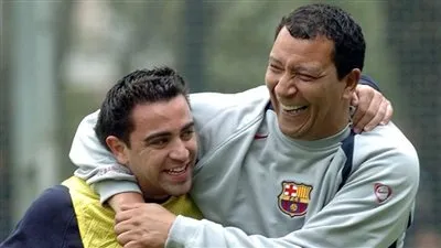 تين كات: رونالدينهو هو اللاعب الأعظم.. ولا أحد يقارب ميسي