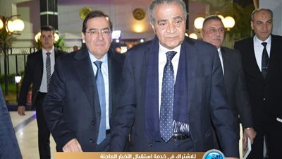 وزراء التموين والاتصالات والبترول يقدمون واجب العزاء في وفاة والدة وزير المالية (صور)