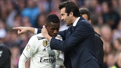 سولاري يشيد بنجم ريال مدريد بعد تخطي عقبة جيرونا