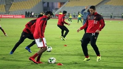 تدريبات استشفائية للاعبي الأهلي المشاركين في مباراة المقاصة.. وهشام محمد ينتظم في المران الجماعي