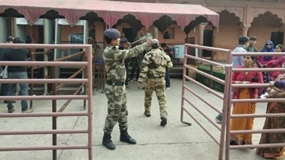 الهند: الشرطة تطارد القردة في تاج محل بالمقلاع