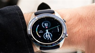 بهذا السعر.. هونر تطلق ساعتها 