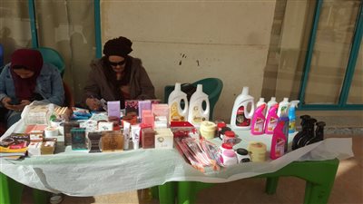 افتتاح معرض للمنتجات الحرفية واليدوية للشباب بالعبور احتفالا بذكرى يناير وعيد الشرطة (صور)