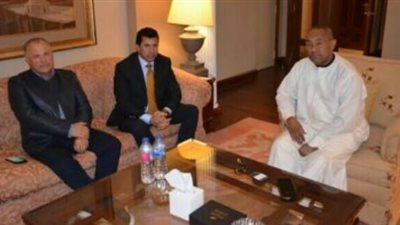 اجتماع ثلاثي بين أشرف صبحي ورئيس الكاف وهاني أبو ريدة 