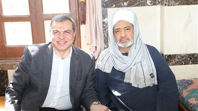 شيخ الأزهر يستقبل وزير القوى العاملة بساحة الطيب في الأقصر