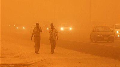 عواصف ترابية وانخفاض حرارة.. 