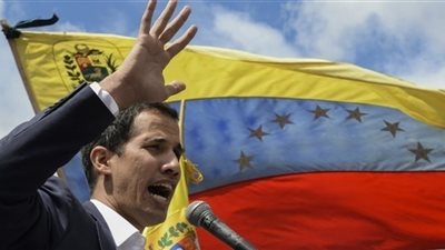 فنزويلا: جوايدو يعد بالعفو عن العسكريين إذا تخلوا عن مادورو