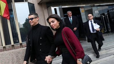 كريستيانو رونالدو يرفض الزواج من صديقته.. اعرف السبب