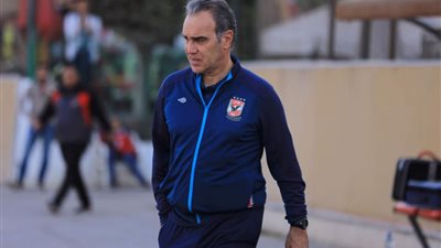 لاسارتي يجتمع بصالح جمعة على هامش مران الأهلي