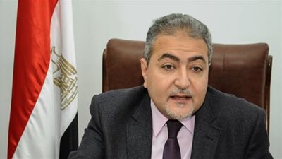 مواجهة بين نقيب البيطريين وصحفي بسبب تصريحاته عن الطعام في الفنادق