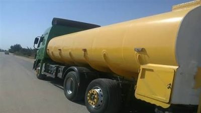 انقلاب سيارة محملة بـ20 طن غاز البوتاجاز في ترعة بسوهاج 