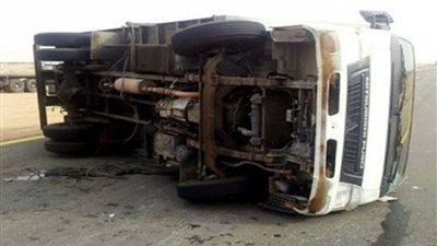 انقلاب شاحنة يعطل الحركة المرورية بالدائري الرابع في مكة