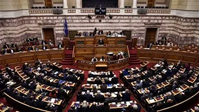 بعد 28 عاما من الخلاف.. اليونان توافق على 