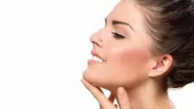 حيل منزلية بسيطة تخلصك من الذقن المزدوج