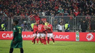 نجم الأهلي خارج القائمة الإفريقية