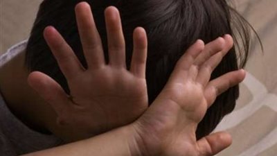 لرفضه العمل.. سباك يُعذب نجله بسيخ حديد بالشرقية