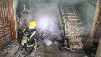 الدفاع المدني: إصابة 3 أشخاص وإخلاء 63 آخرين في حريق عمارة سكنية بمكة