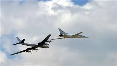 مقاتلات كندية وأمريكية تعترض قاذفتي 