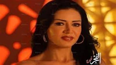 جولة مع الفنانين.. رانيا يوسف لمنتقديها: القليل من التجاهل يعيد الشخص لحجمه