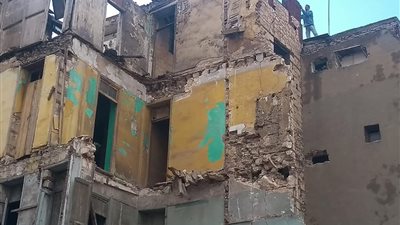 بسبب الطقس.. انهيار جزئي بعقار دون إصابات في الإسكندرية (صور)