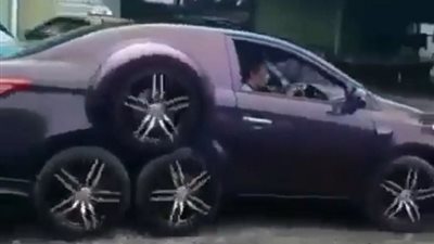 شاهد.. سيارة 